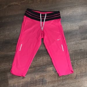 Nike dri fit Capri workout bottoms